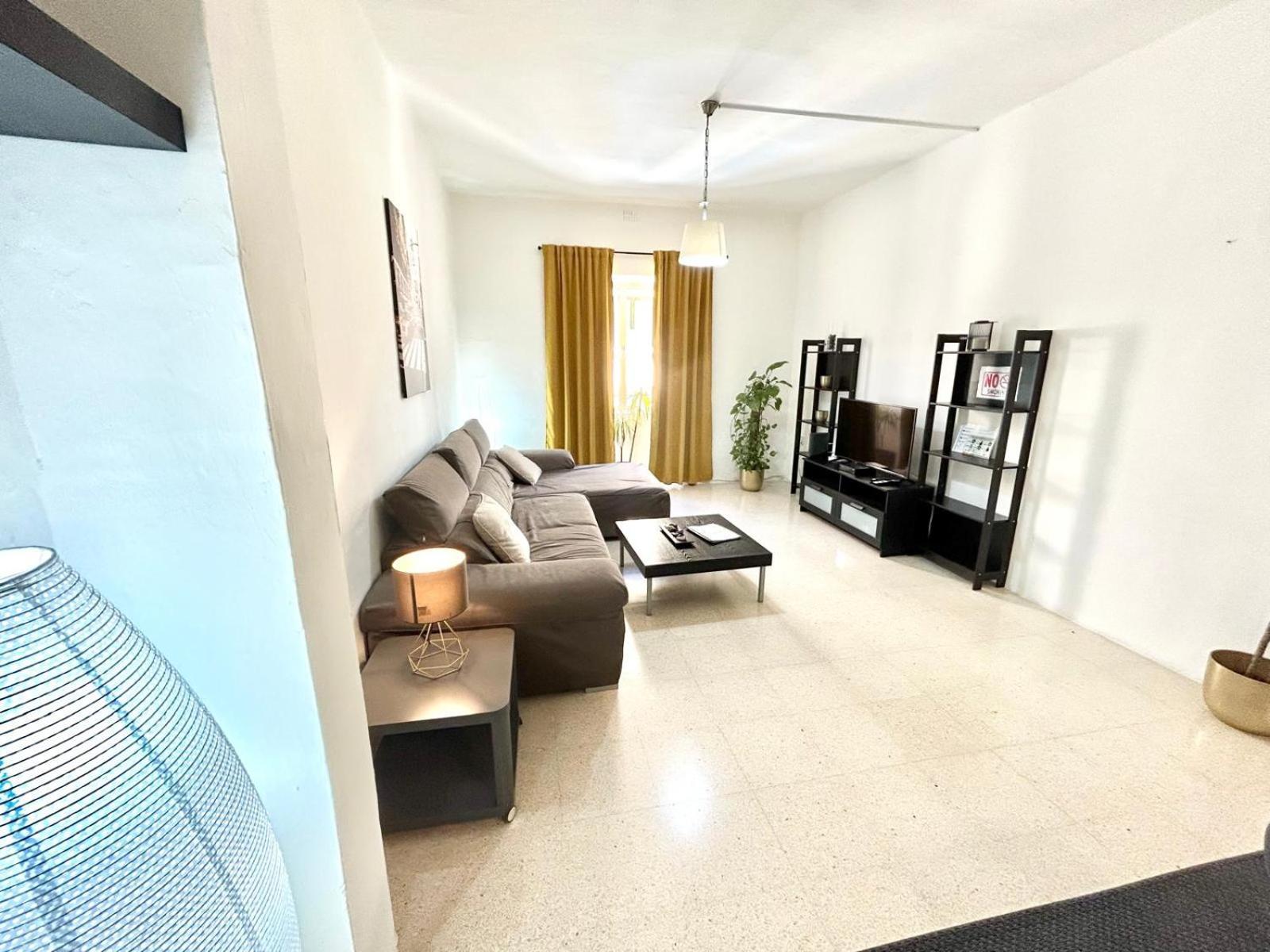 St Julians - Balluta Bay Large 3 Bedroom