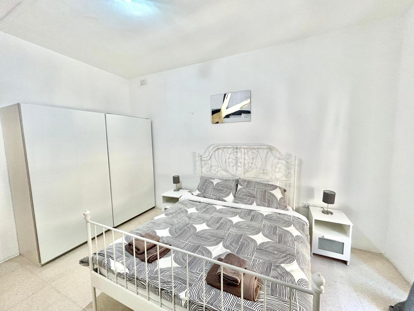 St Julians - Balluta Bay Large 3 Bedroom