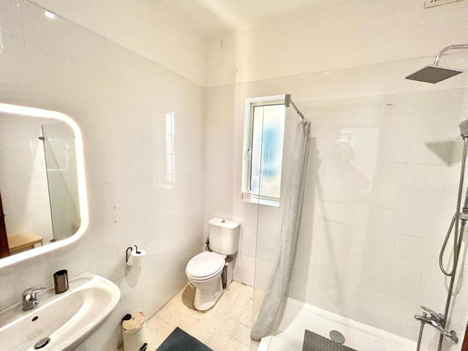 St Julians - Balluta Bay Large 3 Bedroom Apartament *